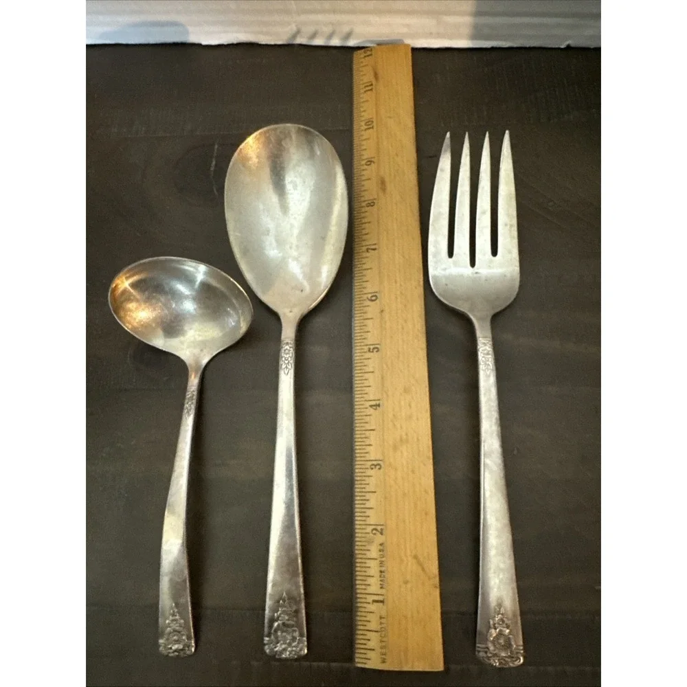 Wm. Rogers Int'l Silver Spring Charm  silverplate flatware 3 Piece Hostess Set